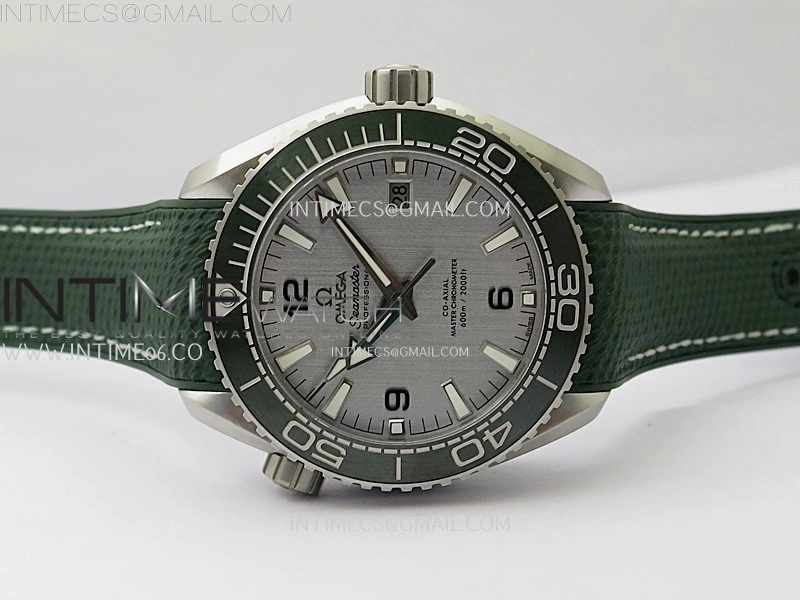 Planet Ocean 600M 43.5mm Green Ceramic Bezel SS VSF 1:1 Best Edition Silver Dial on Green Rubber Strap A8900